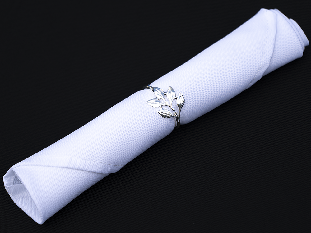 White cloth napkins